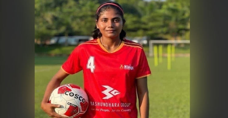 রাকসু নির্বাচনে ছাত্রদল প্যানেল থেকে লড়ছেন নারী ফুটবলার নার্গিস খাতুন