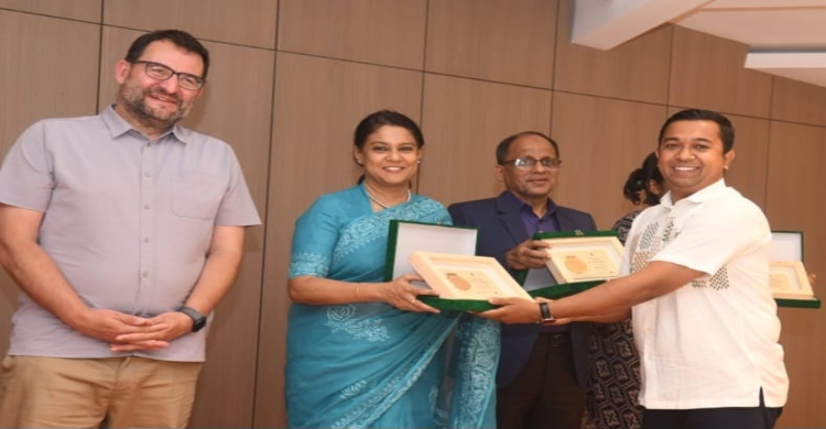 ভ্রান্ত পরিবেশ ছাড়পত্র কোনোভাবেই গ্রহণযোগ্য নয় : রিজওয়ানা হাসান