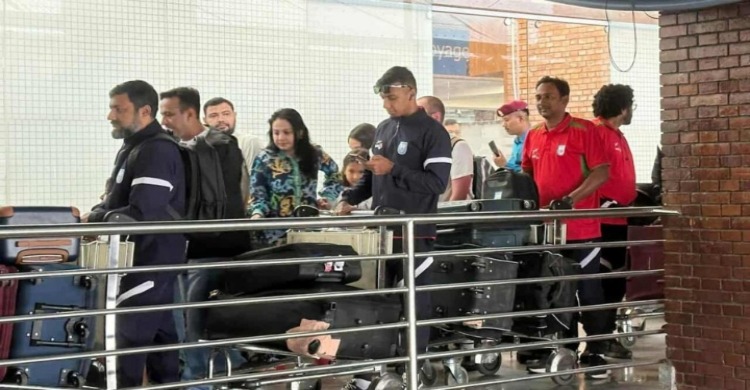 বিমান বাহিনীর বিশেষ ফ্লাইটে ঢাকায় জামাল ভূঁইয়ারা