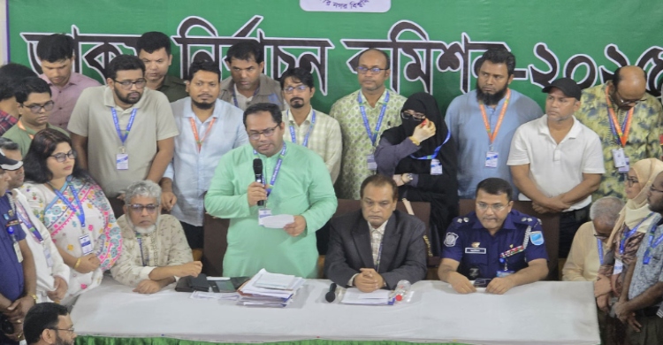চলছে জাকসু নির্বাচনের ফল ঘোষণা