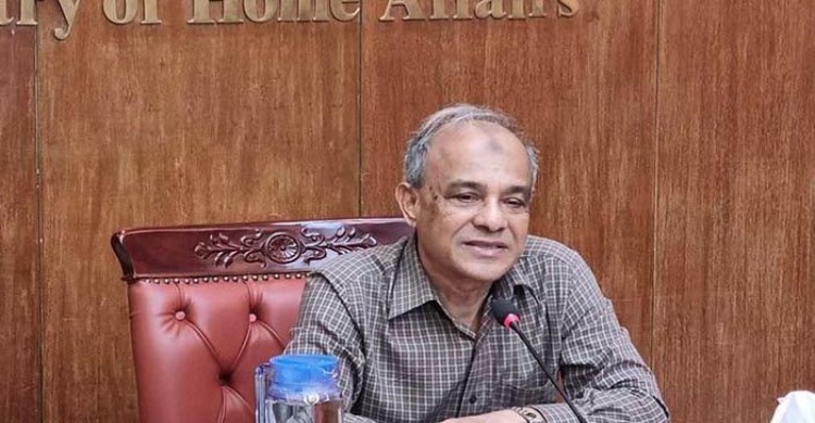 দুর্গাপূজা উপলক্ষ্যে ২৪ সেপ্টেম্বর থেকে মাঠে থাকবে আইনশৃঙ্খলা বাহিনী: স্বরাষ্ট্র উপদেষ্টা
