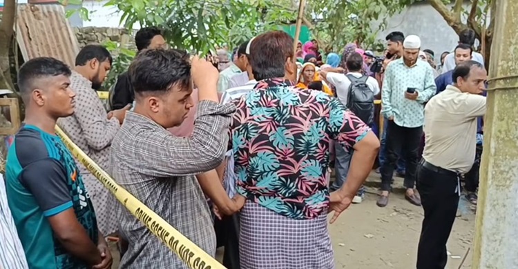 কুমিল্লায় মা-মেয়ের মরদেহ উদ্ধার, আটক ২