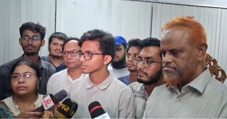 বাকৃবি: ২ দাবি মেনে নিল প্রশাসন, আন্দোলন সাময়িক স্থগিত