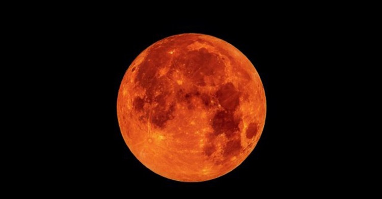 আজ রাতে পূর্ণগ্রাস চন্দ্রগ্রহণ