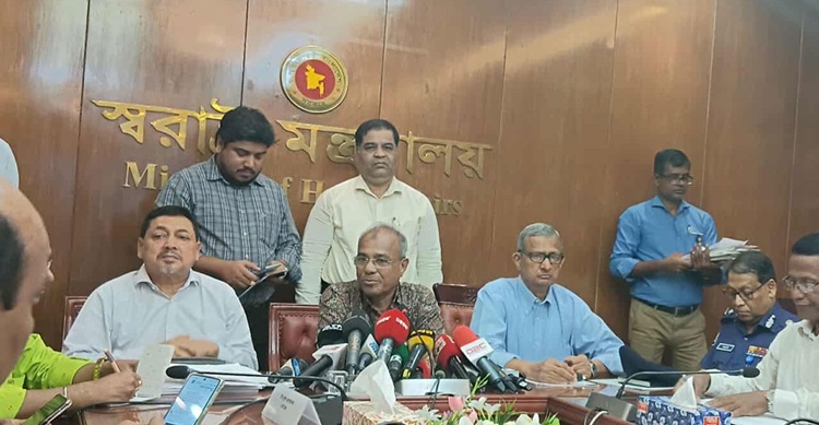 সারাদেশে ৩৩ হাজার পূজামণ্ডপ, বসানো যাবে না মদ-গাঁজার আসর