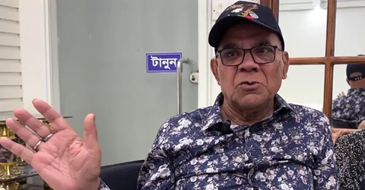 দেশে থাকলে আমাকে হাত পেতে চলতে হতো: আহমেদ শরীফ