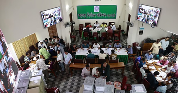 জাকসু নির্বাচন : রাত ১১টার মধ্যে ফল ঘোষণার আশা নির্বাচন কমিশনের