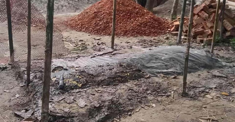নান্দাইলে কবরে আগুন দেওয়ার অভিযোগ