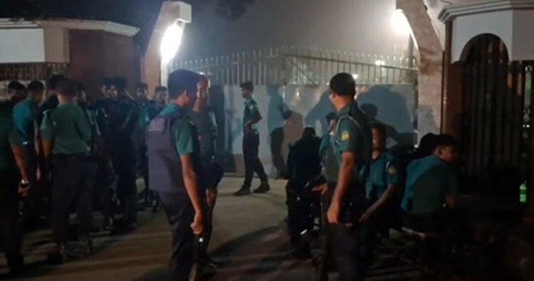 রাতে রাবি ভিসির বাড়ি ভাঙার চেষ্টা, ক্যাম্পাসে বাড়তি পুলিশ