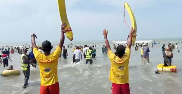 বন্ধ হচ্ছে কক্সবাজার সৈকতে লাইফগার্ড সেবা