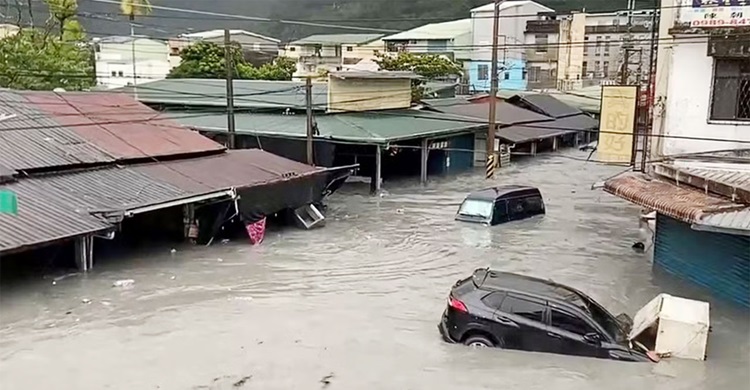 সুপার টাইফুন রাগাসার আঘাতে তাইওয়ানে নিহত ১৪